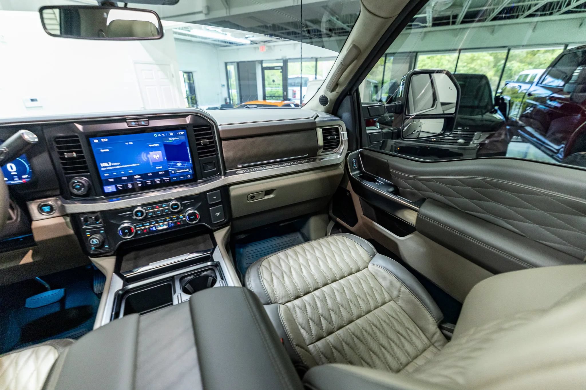 Used 2025 Ford F350 Platinum w/ Platinum Plus Package AWD/4WD image 41