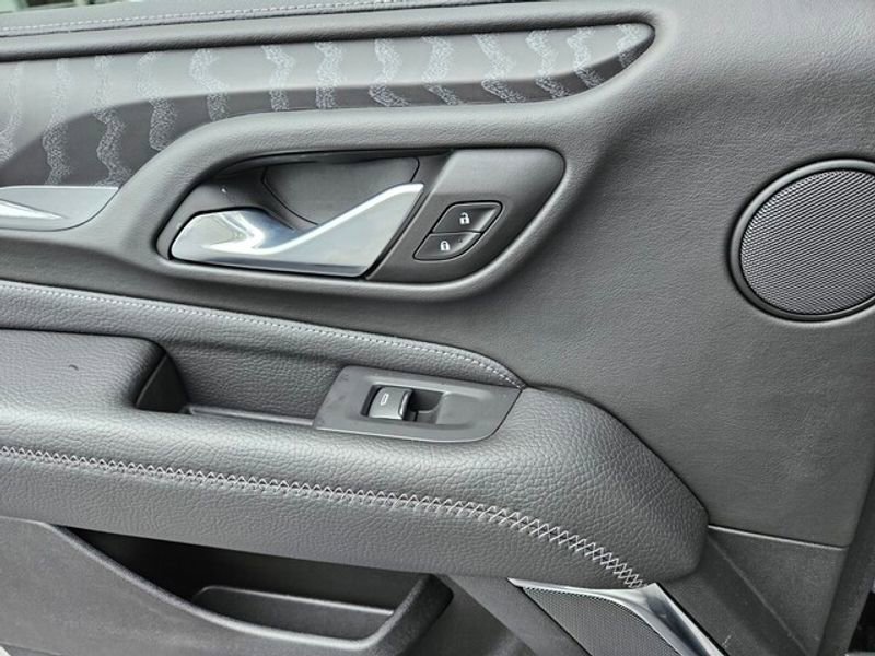 Used 2023 GMC Yukon Denali image 12