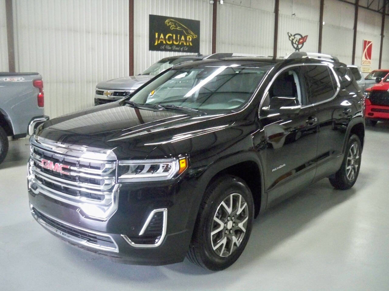 Used 2022 GMC Acadia SLE w/ Driver Convenience Package image 1