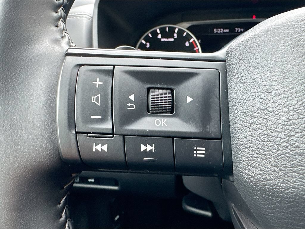 Certified 2025 Nissan Rogue SV FWD image 11