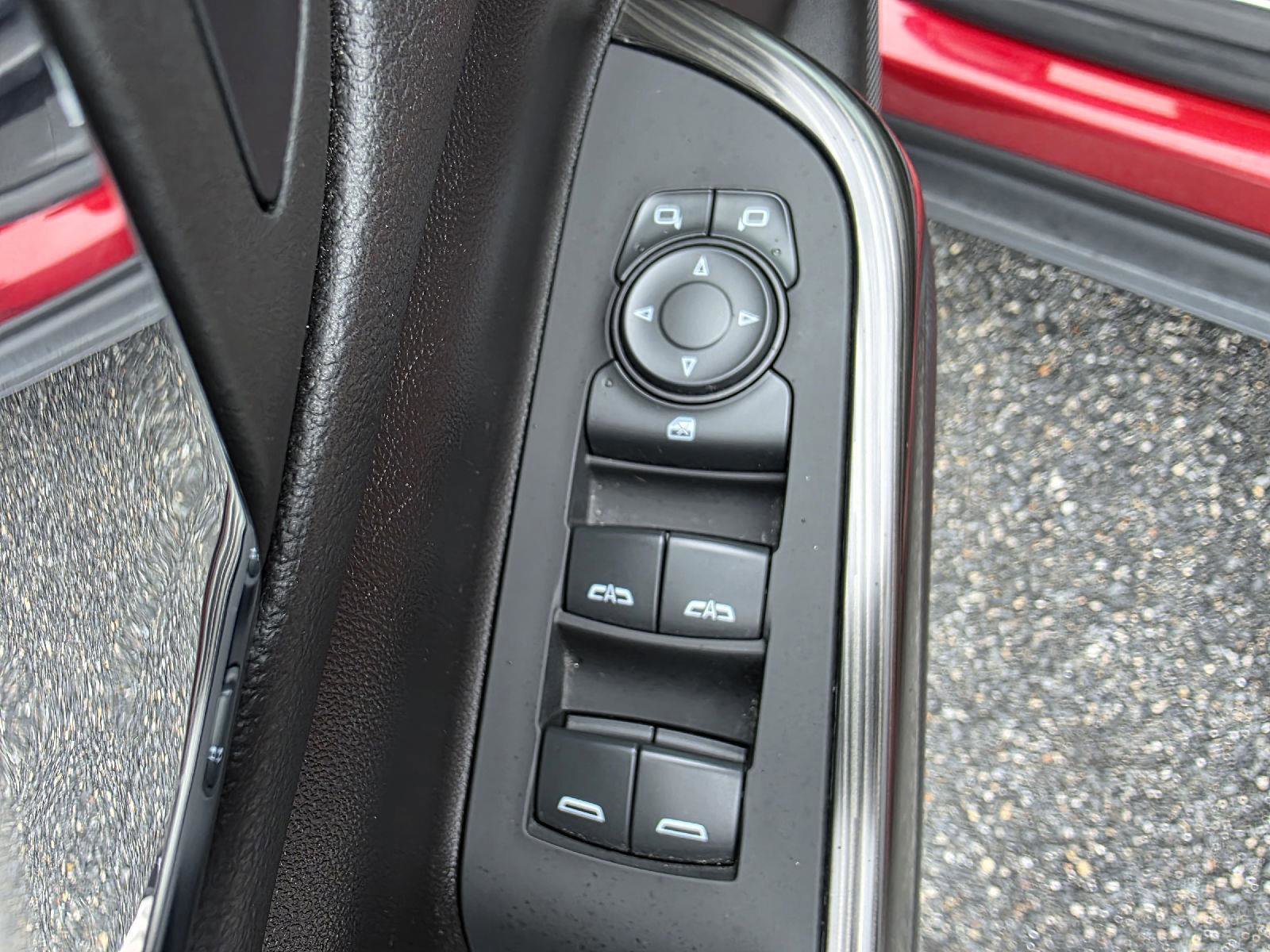 Used 2023 GMC Acadia SLT image 9