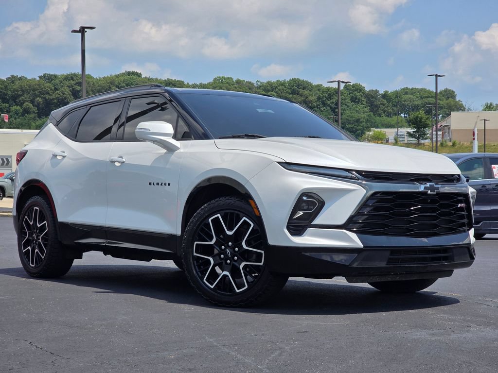 Used 2023 Chevrolet Blazer RS w/ Driver Confidence II Package AWD/4WD image 2
