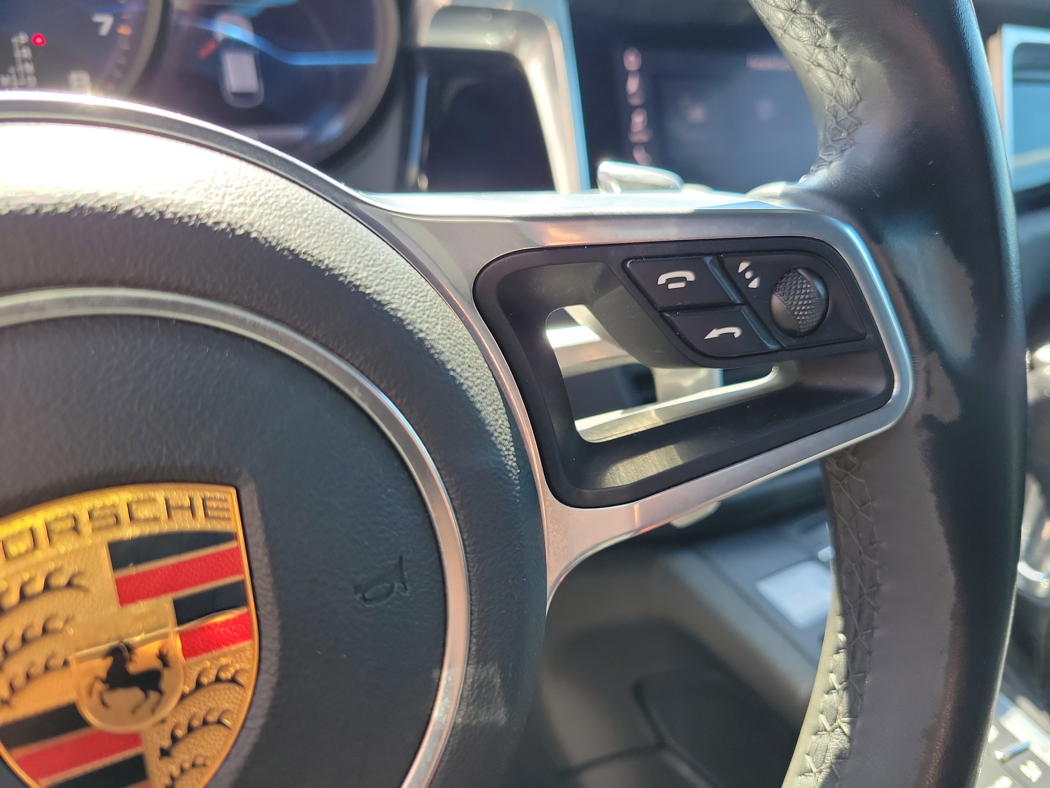 Used 2019 Porsche Macan image 23