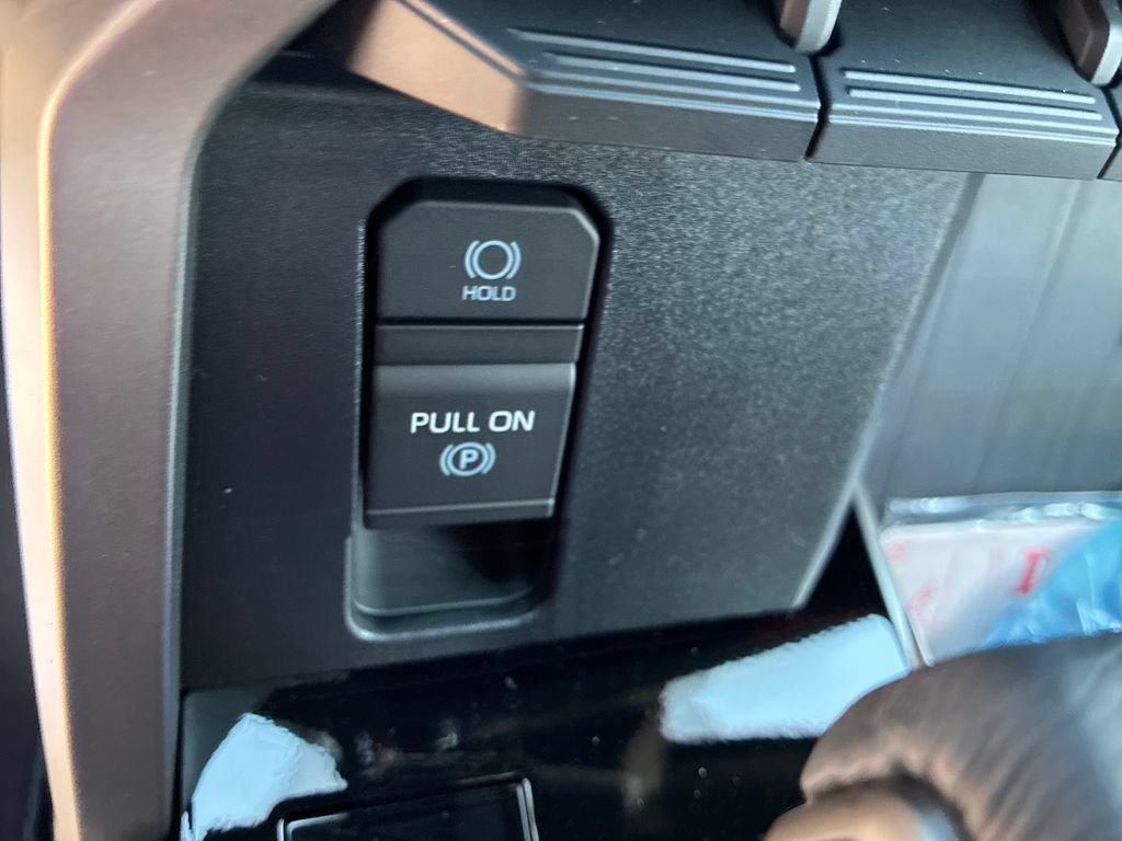 New 2026 Toyota Tundra Limited AWD/4WD image 31