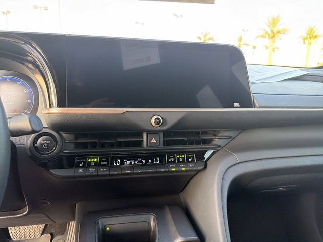 Certified 2023 Toyota Crown Platinum AWD/4WD image 19