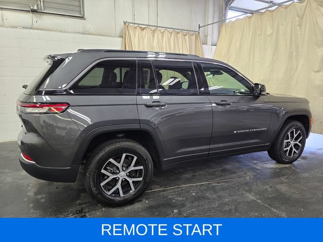 Used 2025 Jeep Grand Cherokee Limited w/ Trailer Tow Package AWD/4WD image 7