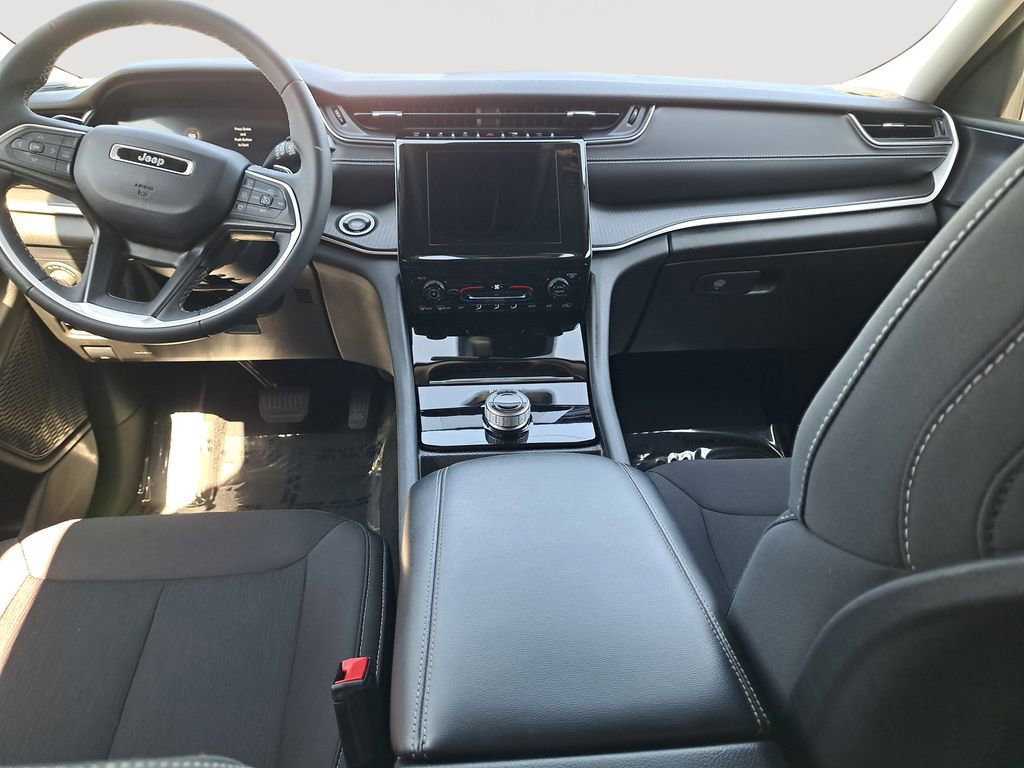 Used 2023 Jeep Grand Cherokee L Laredo image 21