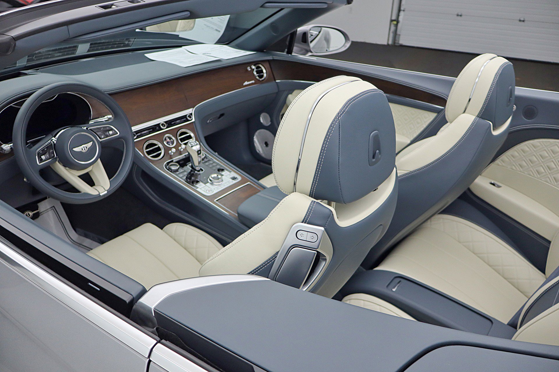 Used 2023 Bentley Continental GT Azure image 40