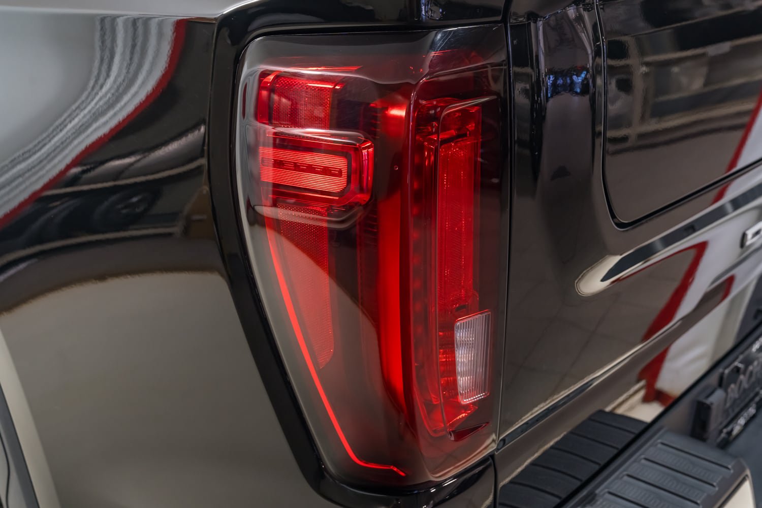 Used 2022 GMC Sierra 1500 Denali w/ Denali Reserve Package AWD/4WD image 45
