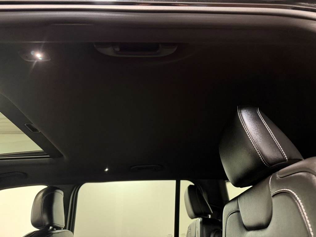 Used 2023 Jeep Grand Cherokee L Laredo AWD/4WD image 11