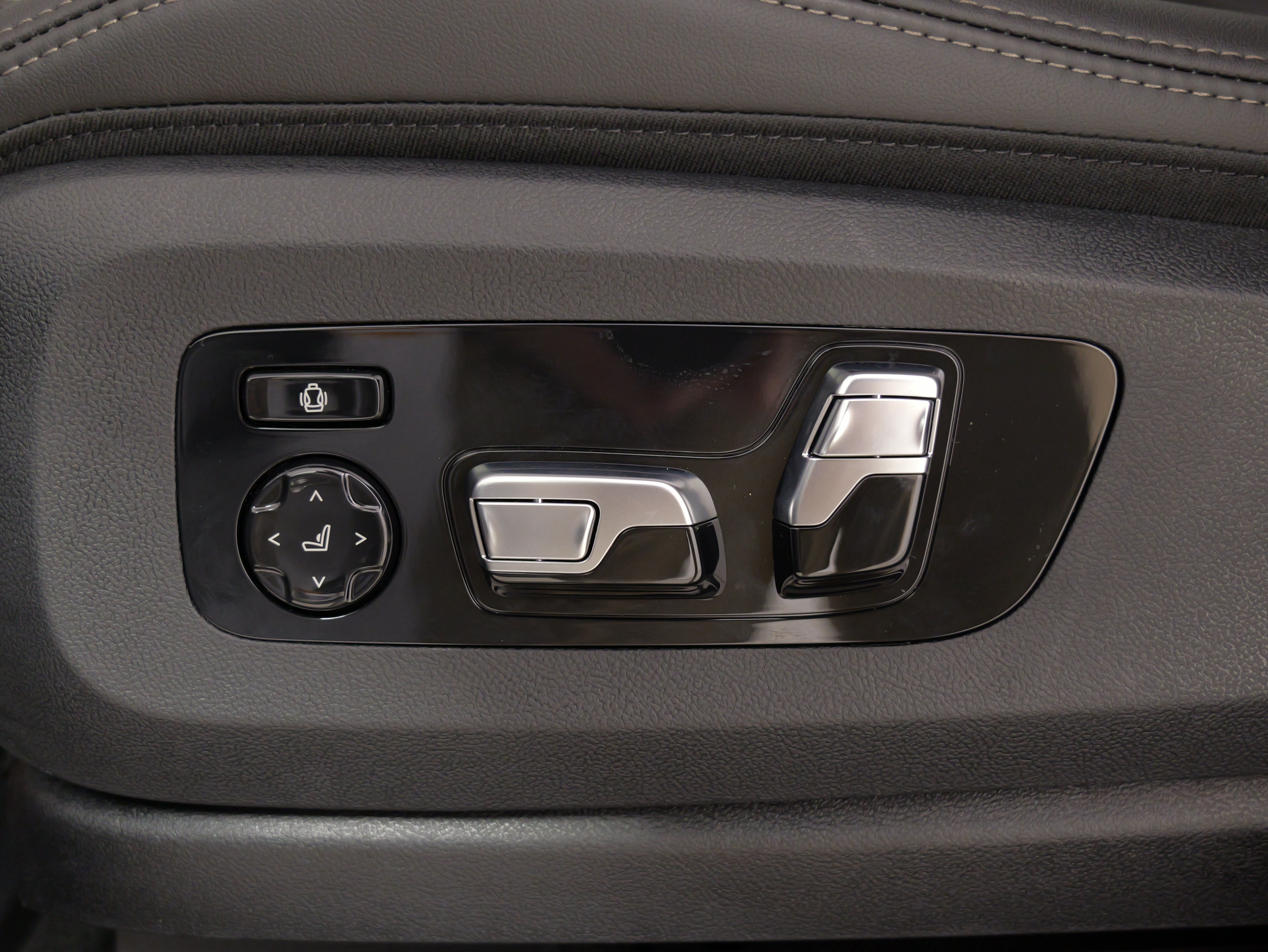 Used 2026 BMW X7 xDrive40i AWD/4WD image 42