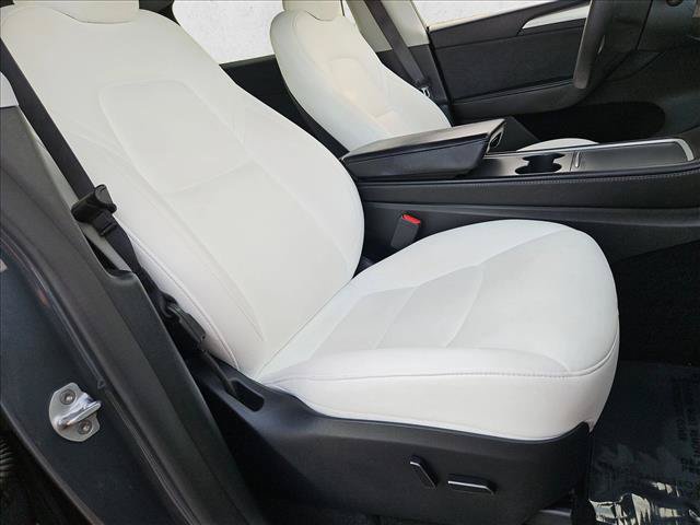 Used 2023 Tesla Model Y Long Range AWD/4WD image 22