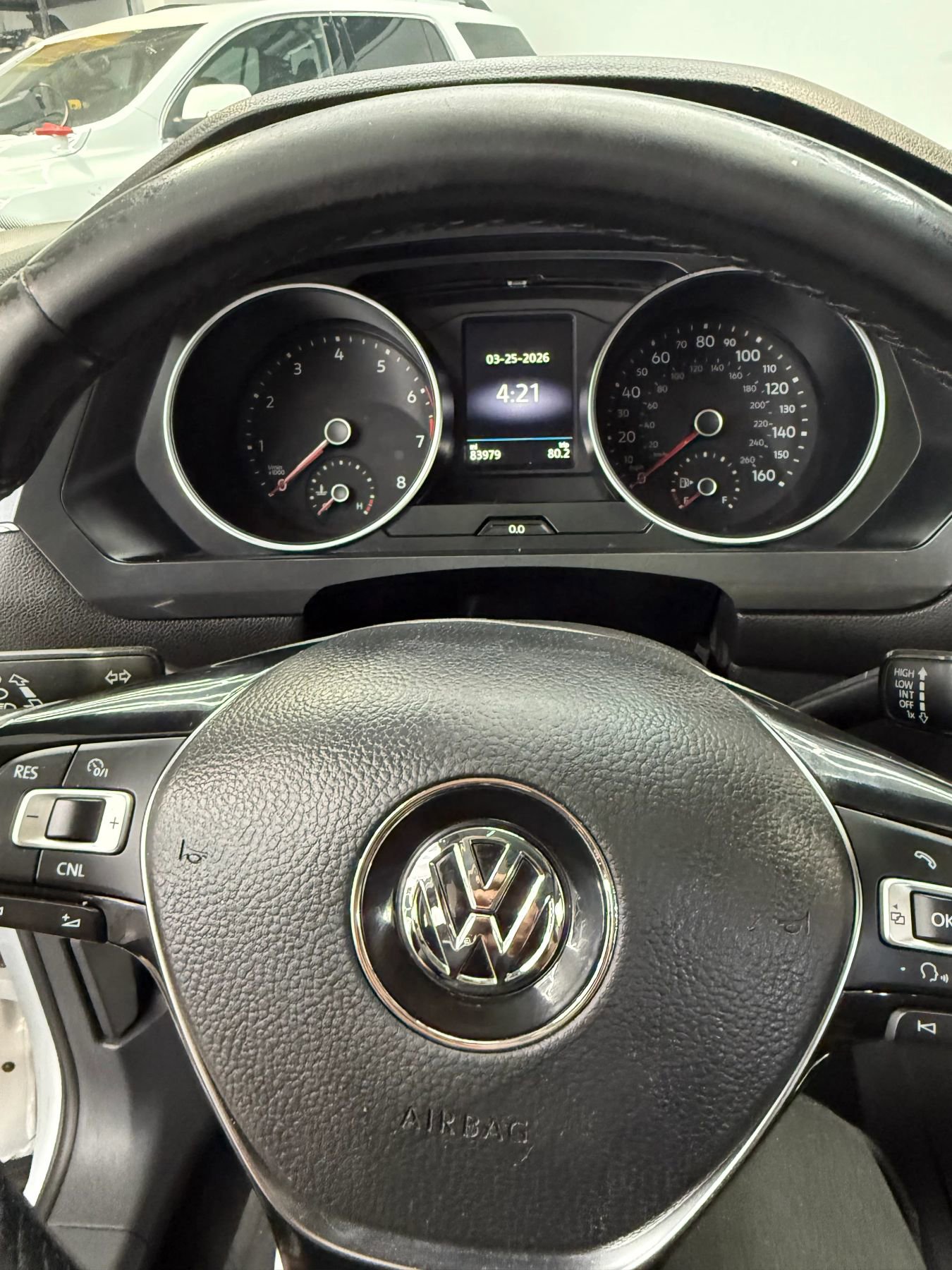 Used 2018 Volkswagen Tiguan SE w/ Panoramic Sunroof Package FWD image 27