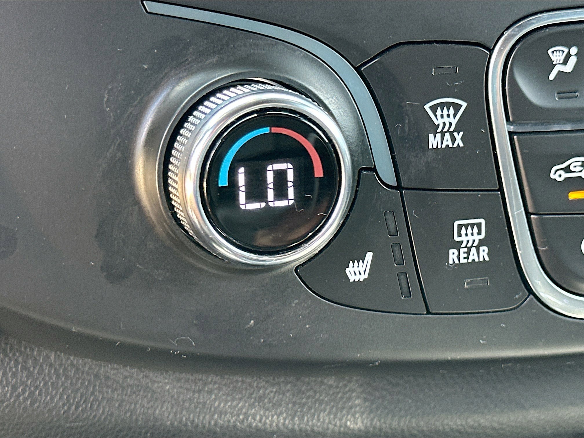 Used 2023 Chevrolet Traverse LT FWD image 19