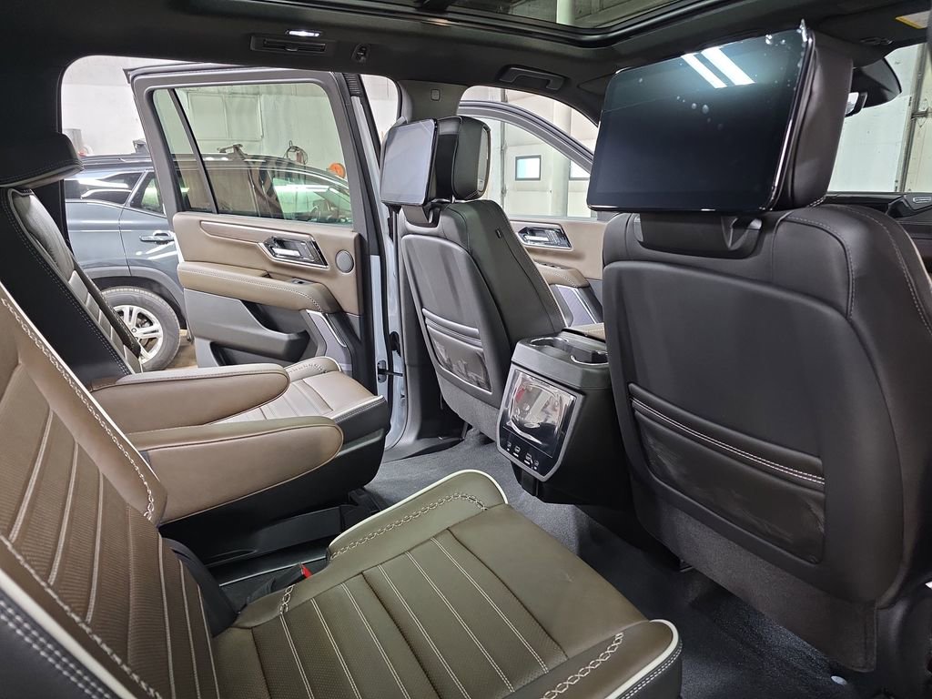 New 2026 GMC Yukon XL Denali Ultimate AWD/4WD image 11