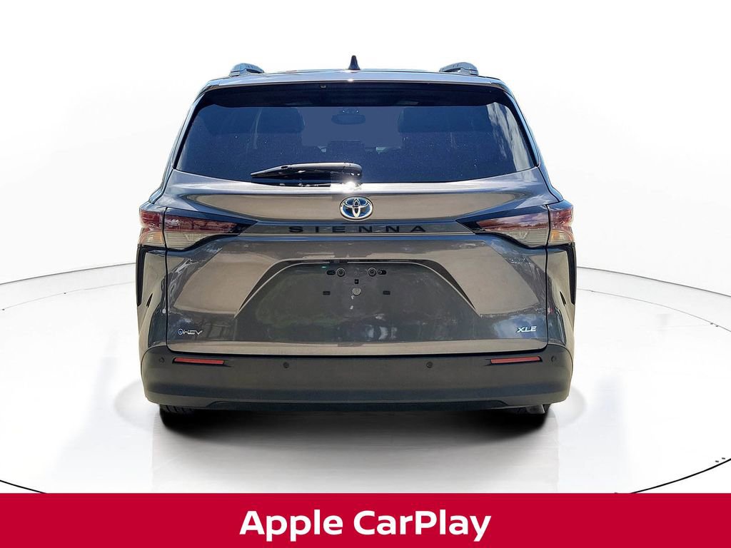 Used 2025 Toyota Sienna XLE FWD image 5