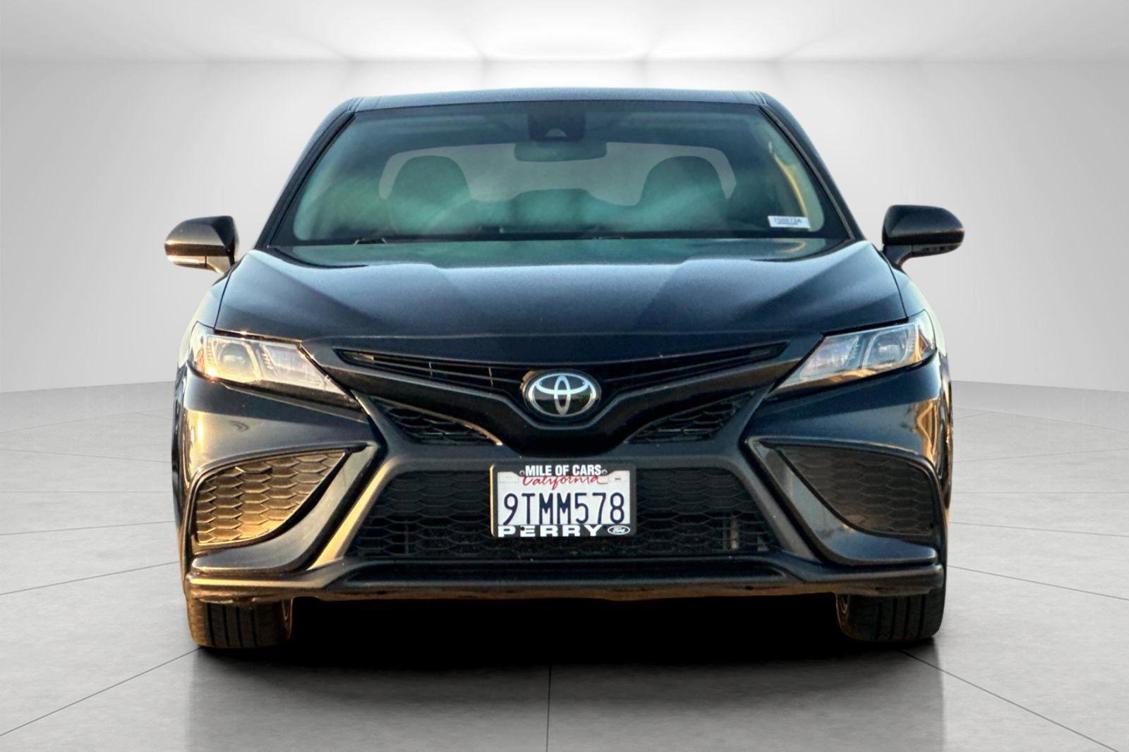 Used 2022 Toyota Camry SE image 8