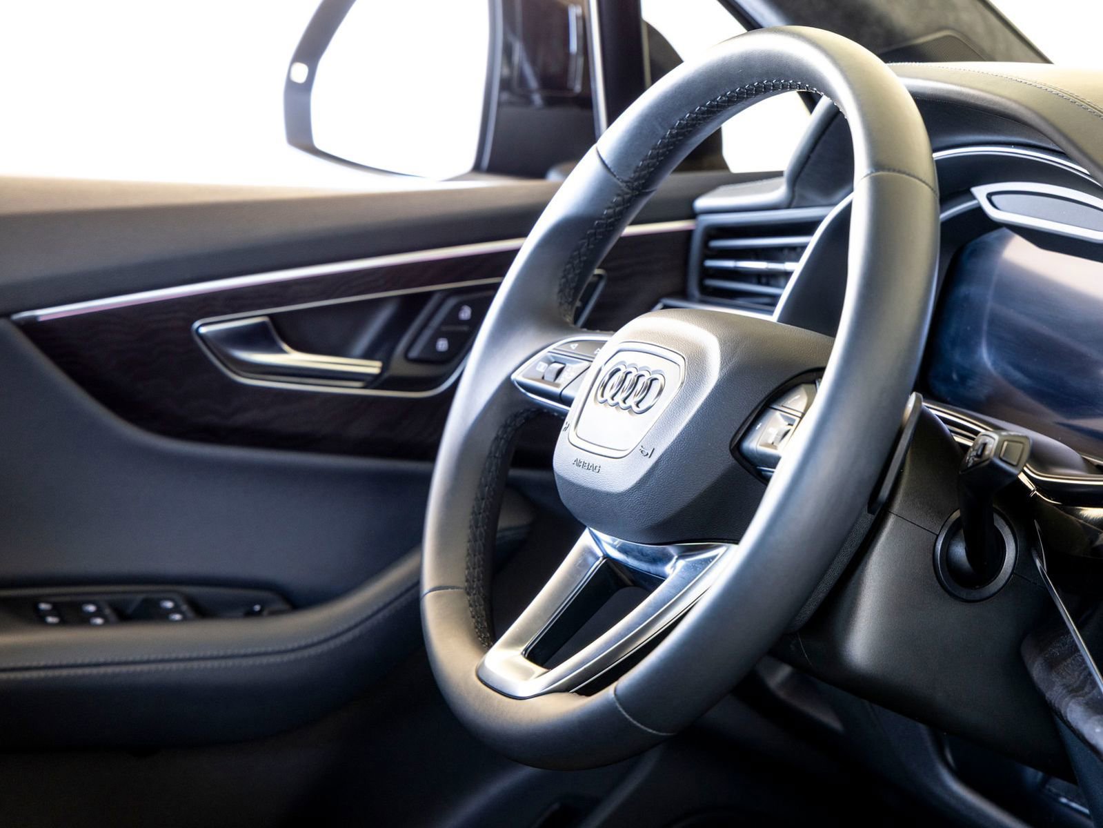 Used 2022 Audi Q7 3.0T Prestige image 29