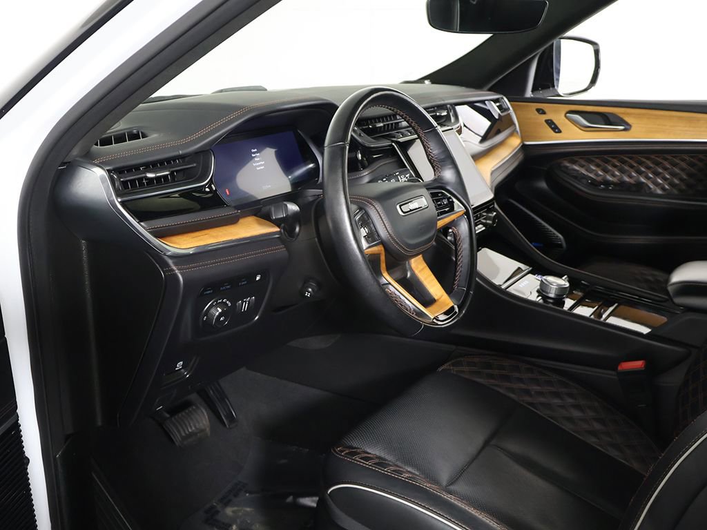 Used 2023 Jeep Grand Cherokee Summit image 27