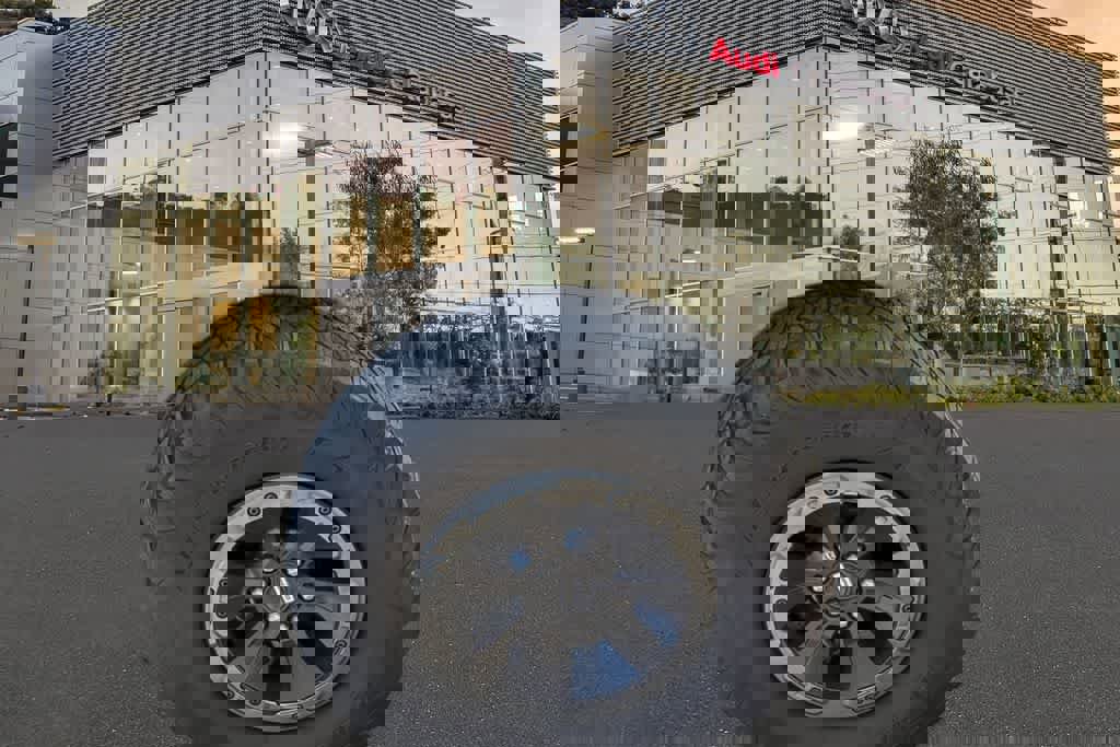 Used 2017 Ford F150 Raptor w/ Equipment Group 802A Luxury AWD/4WD image 6