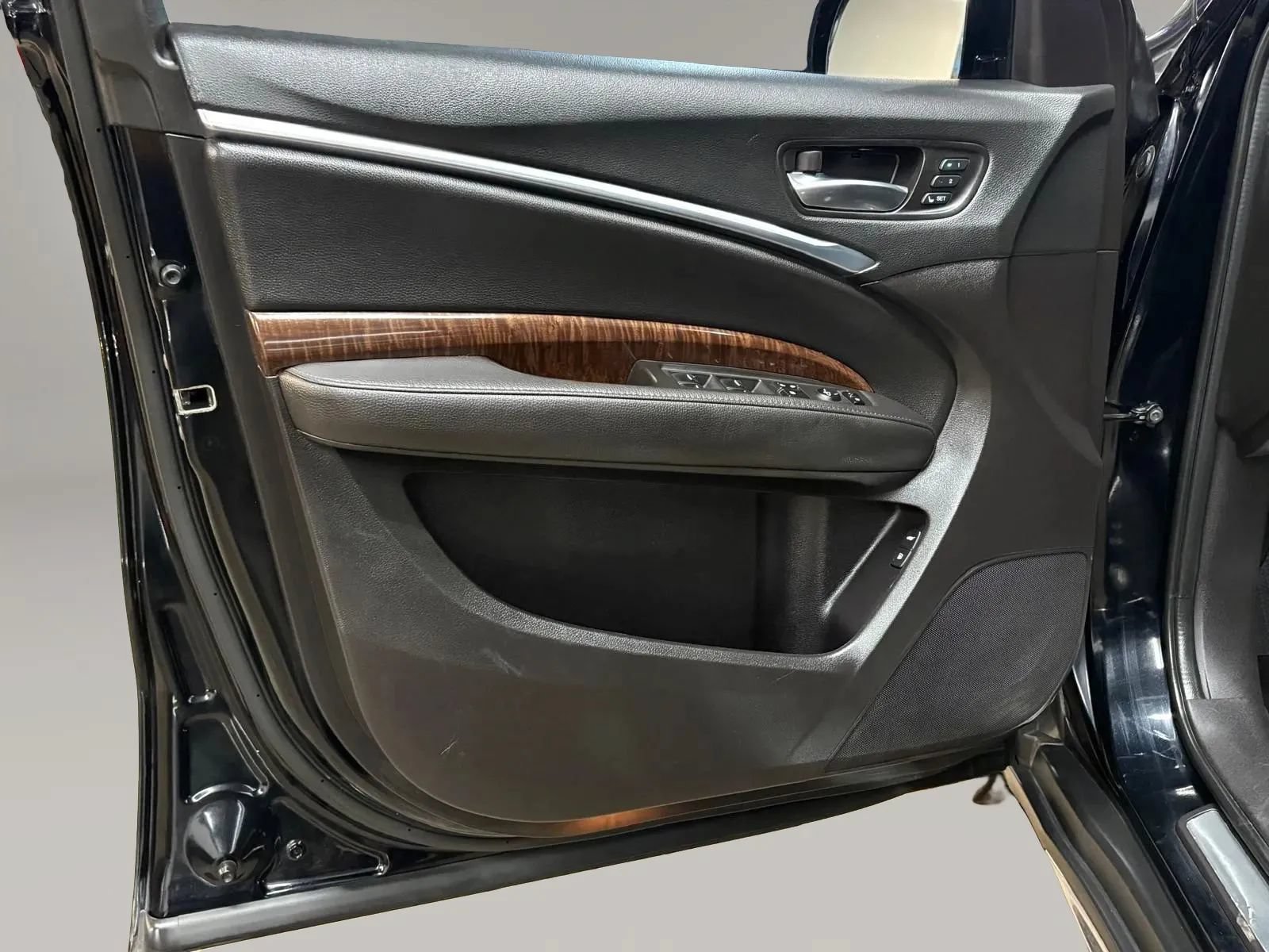Used 2020 Acura MDX SH-AWD image 26