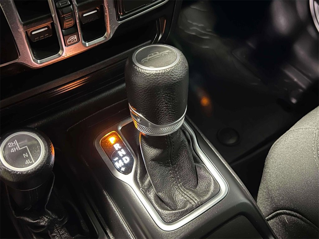 Used 2021 Jeep Gladiator Willys image 30