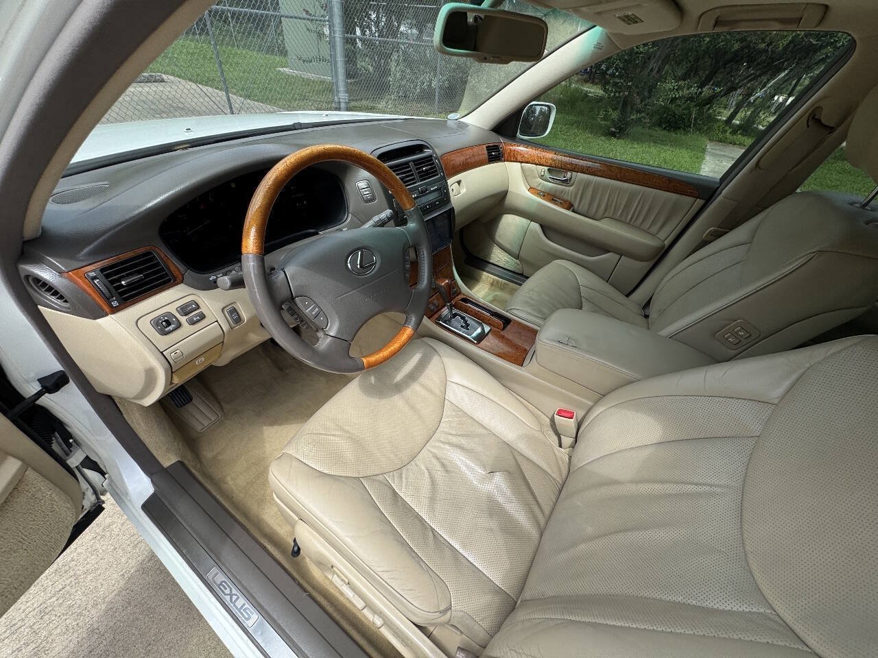 Used 2004 Lexus LS 430 RWD image 31