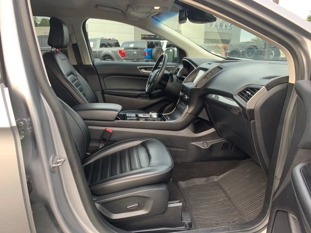 Used 2020 Ford Edge SEL w/ Convenience Package FWD image 16