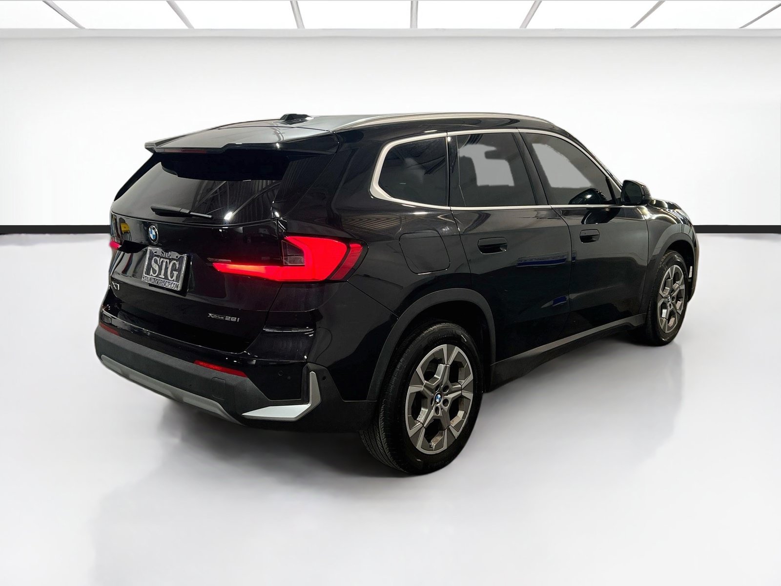 Used 2023 BMW X1 xDrive28i w/ Convenience Package AWD/4WD image 4