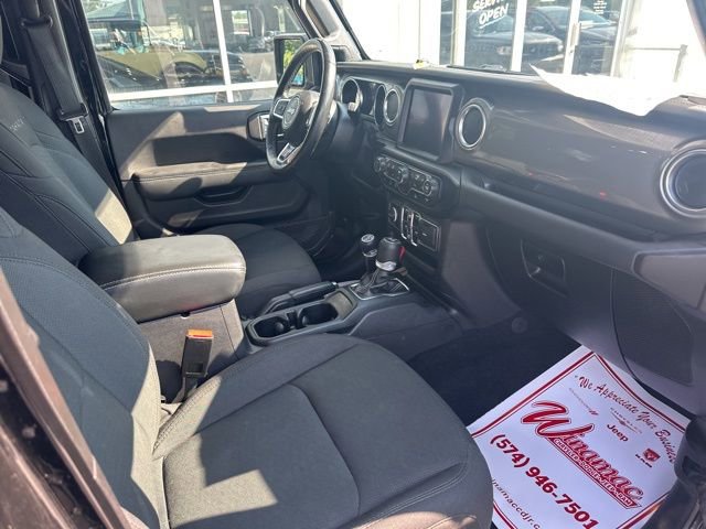 Used 2022 Jeep Wrangler Unlimited Sahara w/ Cold Weather Group image 21