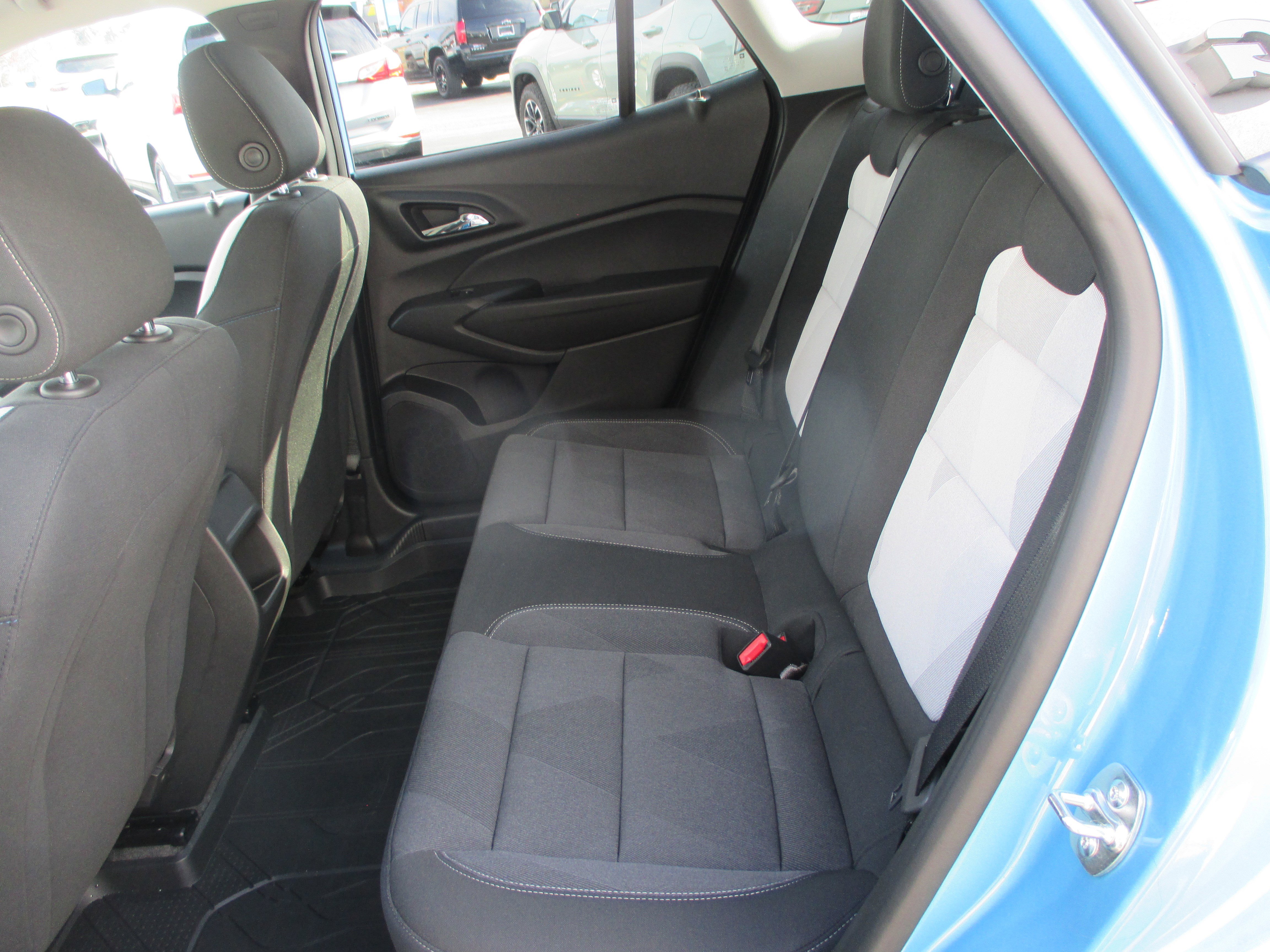 Used 2026 Chevrolet Trax LS w/ LS Convenience Package image 11