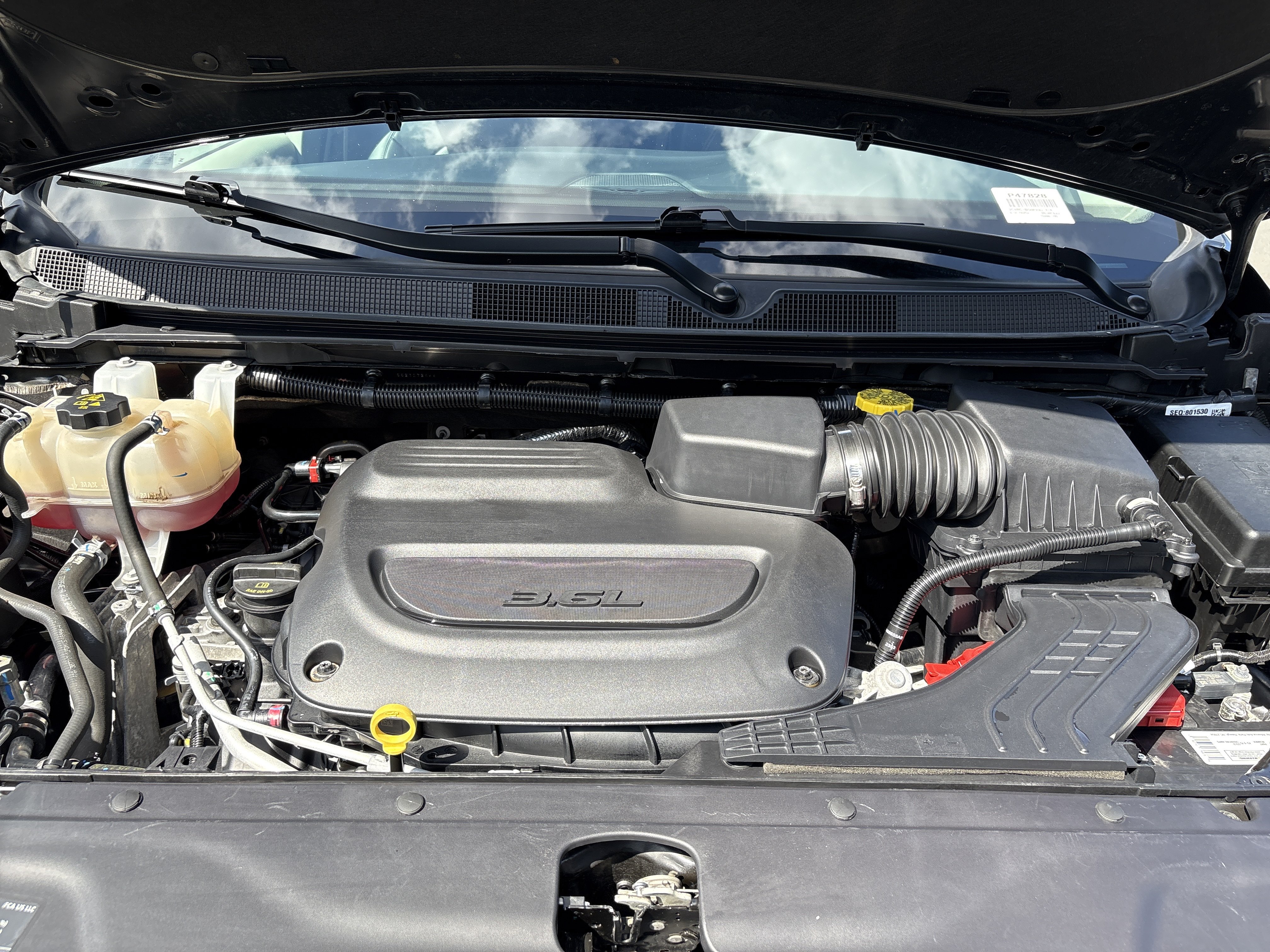 Used 2023 Chrysler Pacifica Touring-L FWD image 35