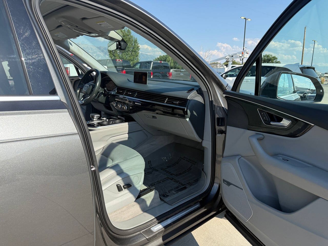 Used 2019 Audi Q7 3.0T Premium Plus w/ Premium Plus Package AWD/4WD image 25