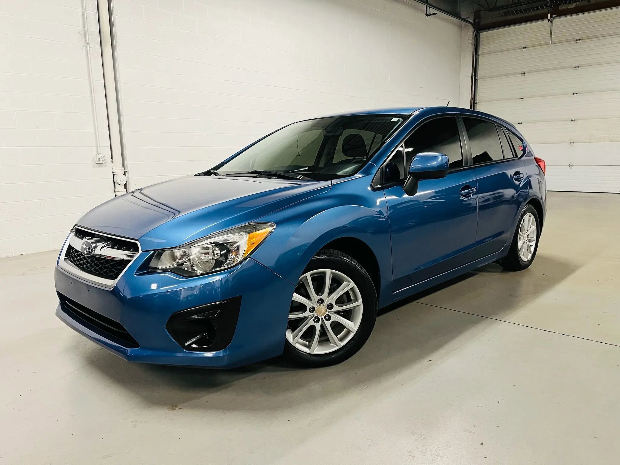 Used 2014 Subaru Impreza 2.0i Premium w/ All-Weather Package w/CVT image 1