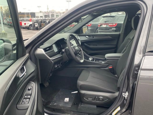 New 2025 Jeep Grand Cherokee L Laredo w/ Luxury Tech Group I image 15