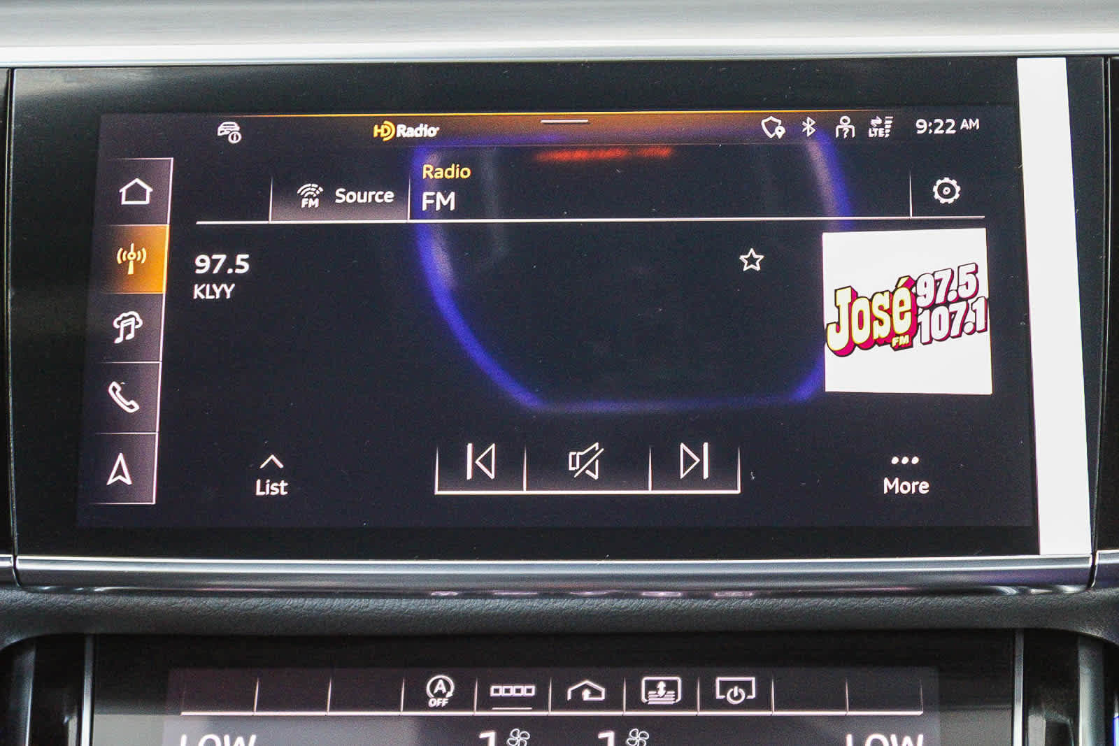 Used 2024 Audi S8 w/ S8 Black Optic Plus Package AWD/4WD image 14