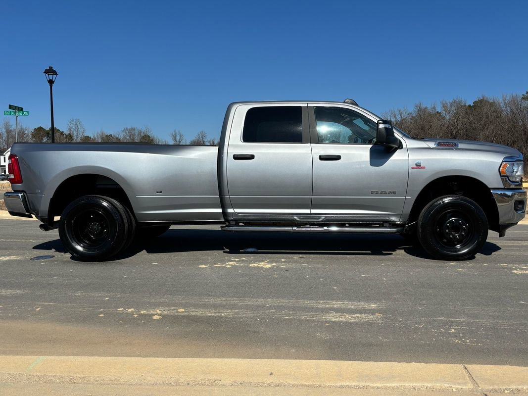 Used 2024 RAM 3500 Big Horn w/ Towing Technology Group image 3