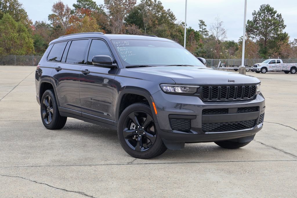 Used 2023 Jeep Grand Cherokee L Laredo image 1