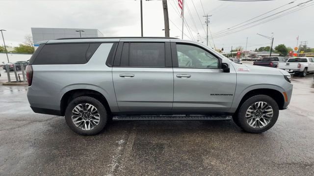 Used 2025 Chevrolet Suburban Z71 AWD/4WD image 9