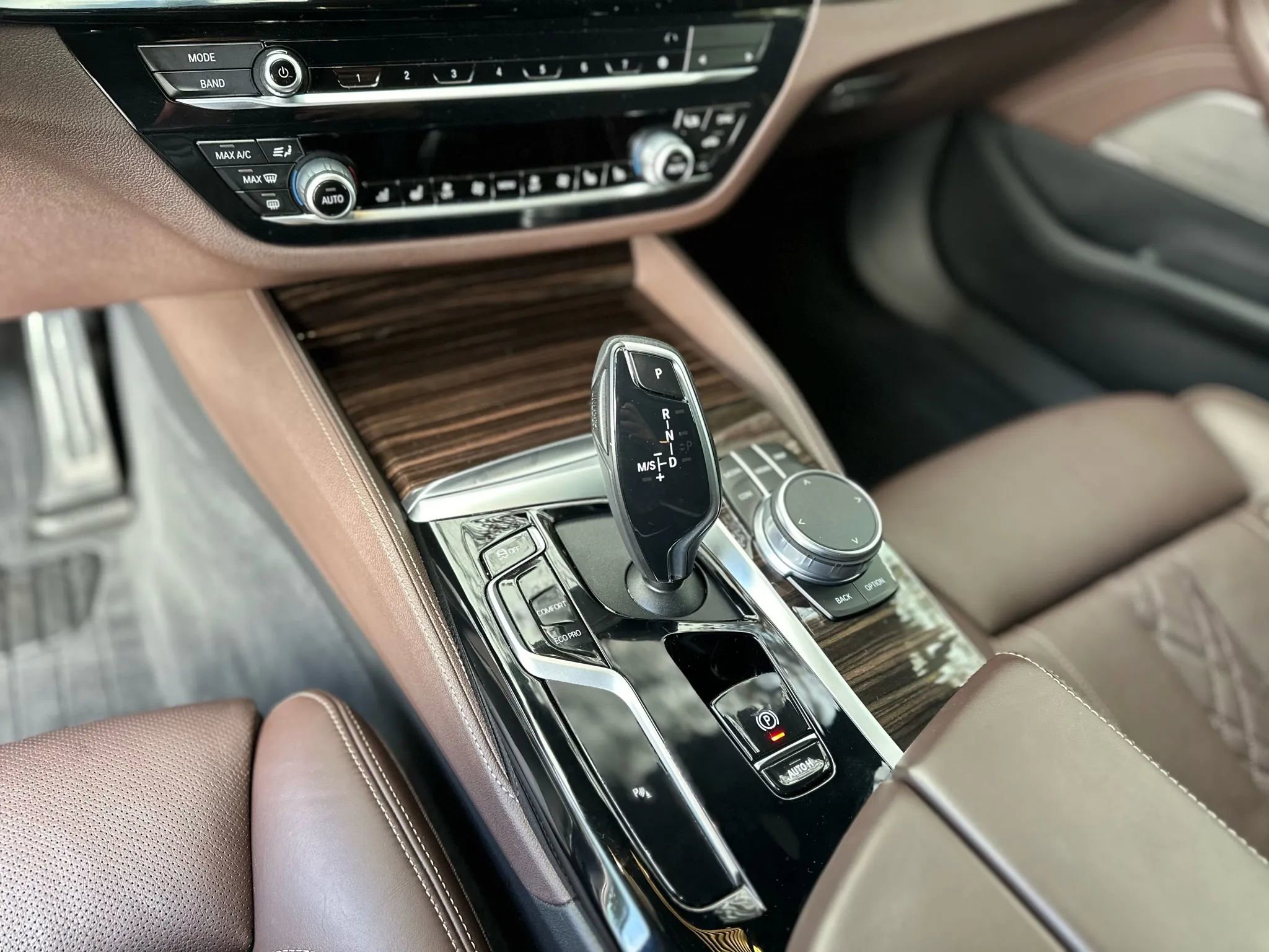 Used 2021 BMW M550i xDrive image 17