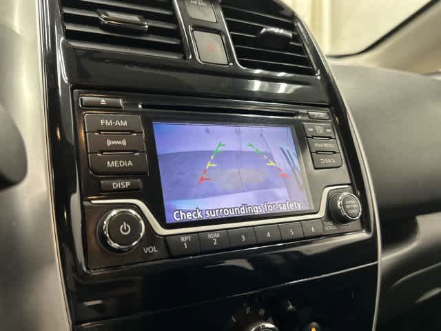 Used 2018 Nissan Versa Note SV FWD image 23