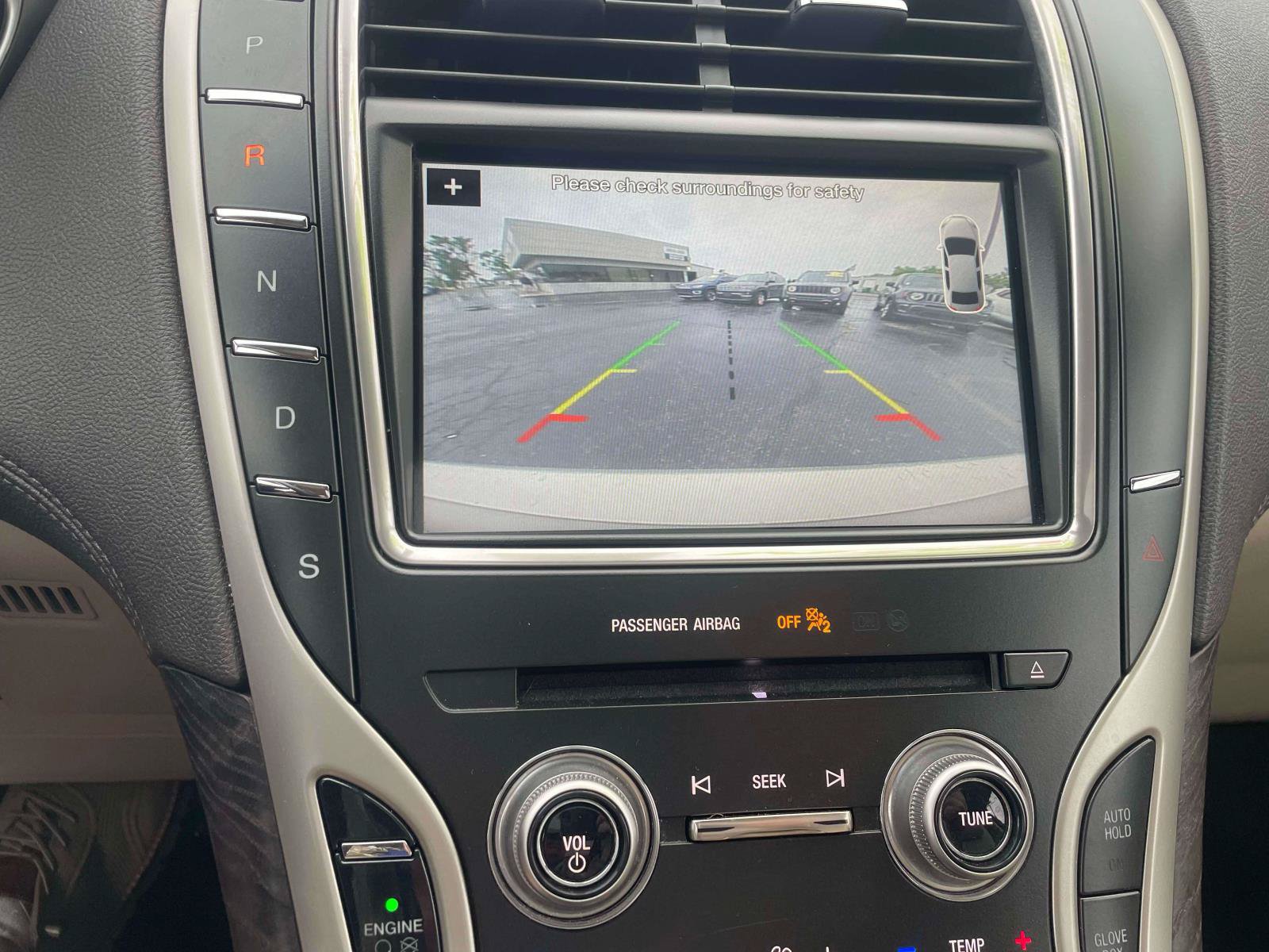 Used 2017 Lincoln MKX Reserve w/ Driver Assistance Package FWD image 17