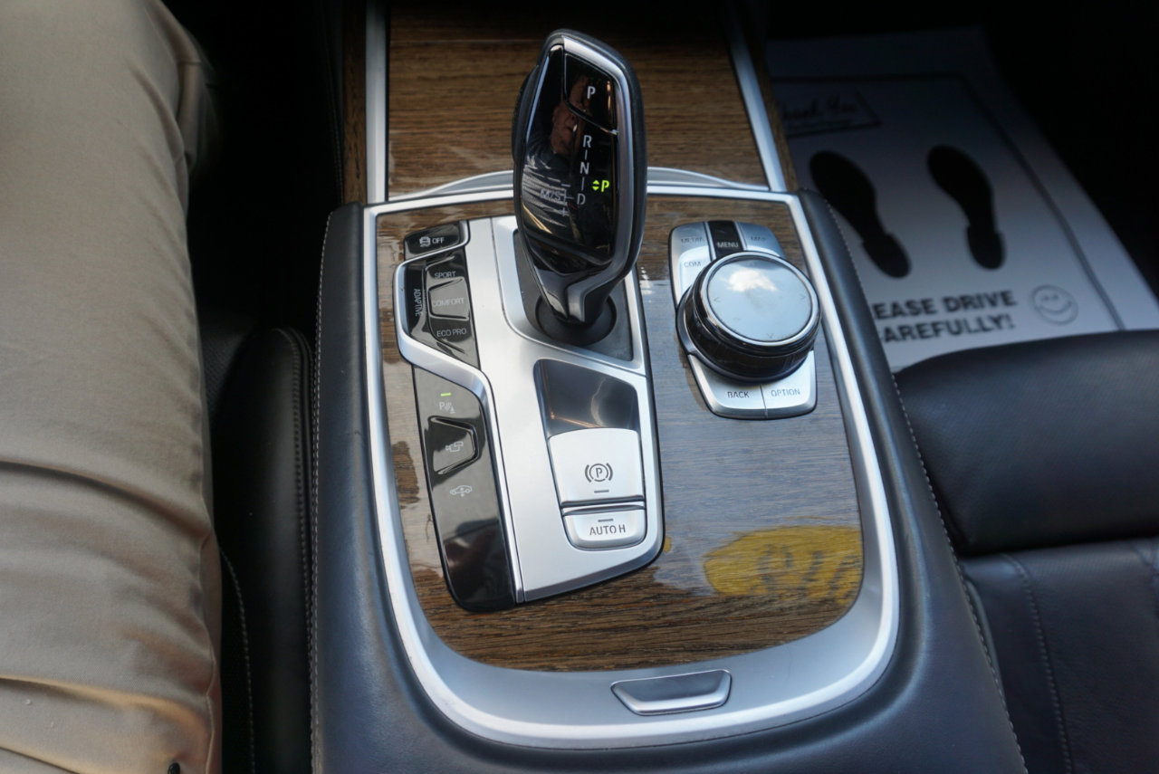 Used 2018 BMW 750i xDrive image 16