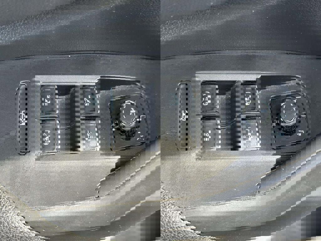 Used 2021 Volkswagen Jetta S w/ Driver Assistance Package image 16