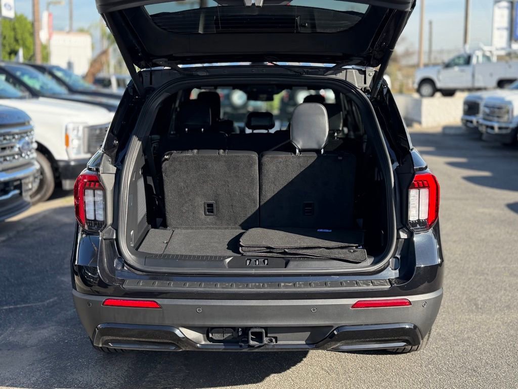Used 2025 Ford Explorer ST-Line w/ Premium Package image 10
