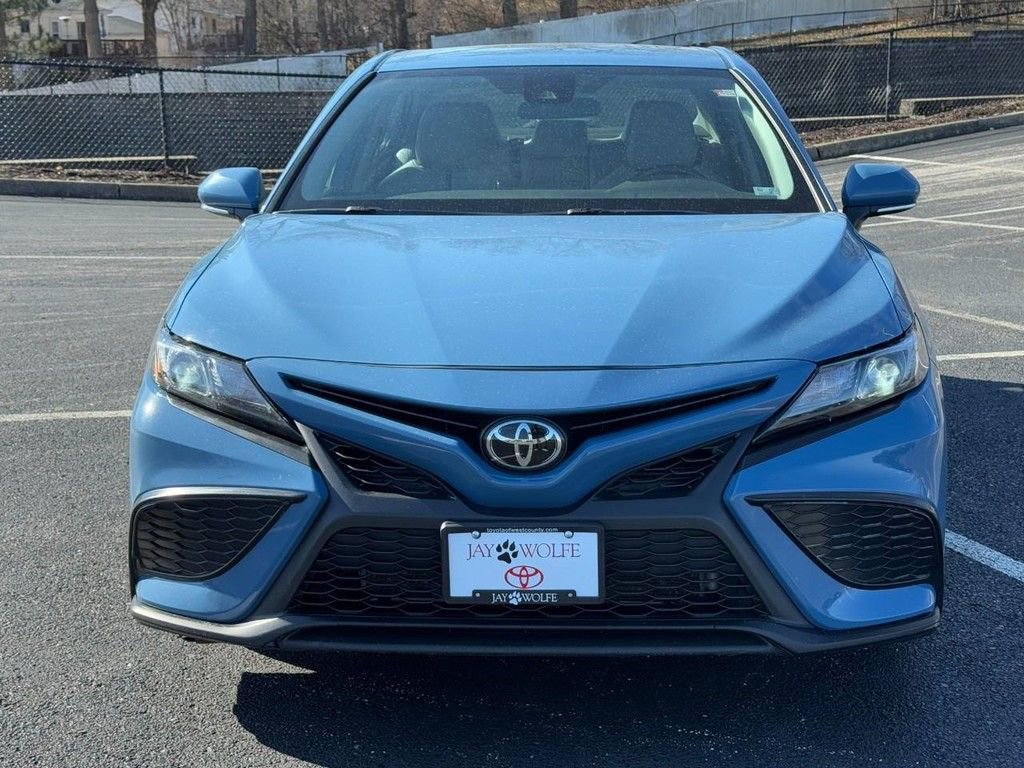 Used 2023 Toyota Camry SE image 11