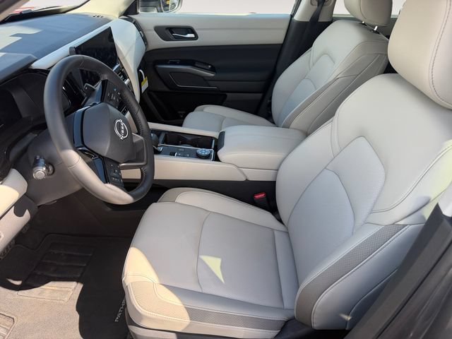 Certified 2026 Nissan Pathfinder SL AWD/4WD image 4
