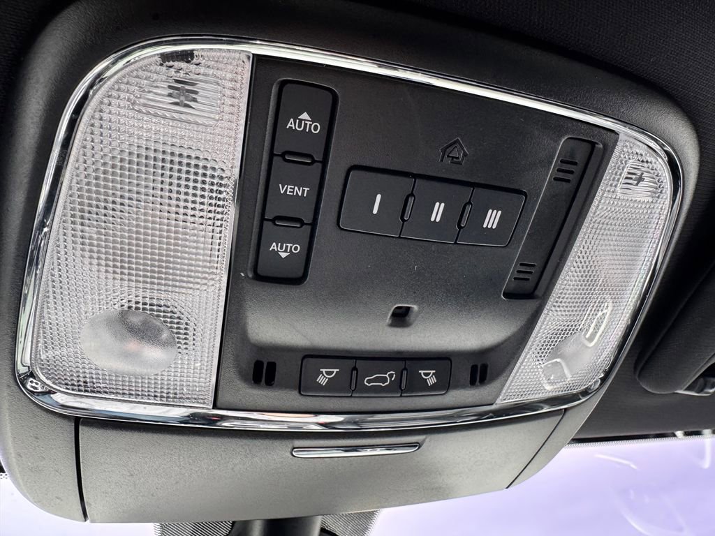 Used 2022 Jeep Grand Cherokee Limited AWD/4WD image 29