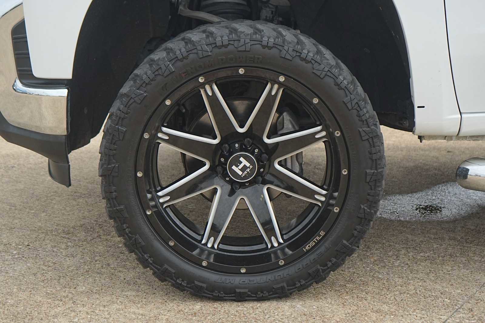 Used 2019 Chevrolet Silverado 1500 LT w/ All-Star Edition AWD/4WD image 7