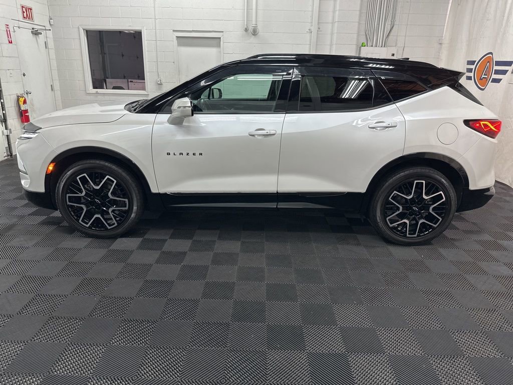 Used 2024 Chevrolet Blazer RS w/ Driver Confidence II Package image 6
